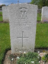 Dickebusch New Military Cemetery - Matthews, Walter Andre