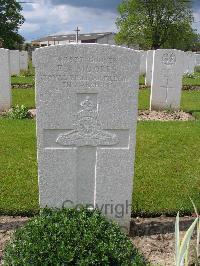 Dickebusch New Military Cemetery - Moores, Edward Albert