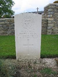 Dickebusch New Military Cemetery - Pollard, James