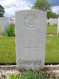 Dickebusch New Military Cemetery - Price, Ernest John