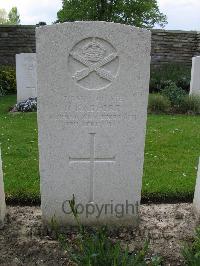 Dickebusch New Military Cemetery - Radford, H