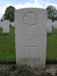 Dickebusch New Military Cemetery - Redden, Ernest Horatio