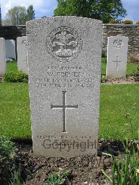 Dickebusch New Military Cemetery - Reeves, W