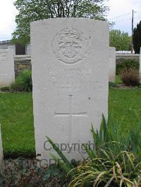 Dickebusch New Military Cemetery - Seaman, Henry