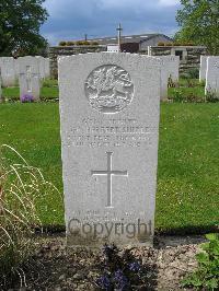 Dickebusch New Military Cemetery - Shirley, John Herbert