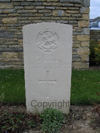 Dickebusch New Military Cemetery - Staines, Charles William