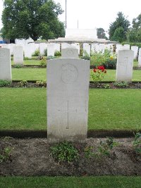 Dickebusch New Military Cemetery - Staniford, G