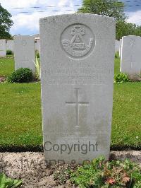 Dickebusch New Military Cemetery - Storr, Blanchard William