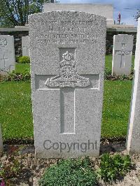 Dickebusch New Military Cemetery - Trott, Henry Joseph