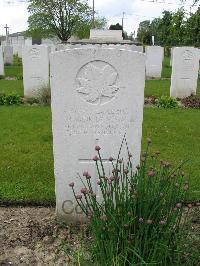 Dickebusch New Military Cemetery - Weir, K