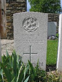 Dickebusch New Military Cemetery - Wilder, F