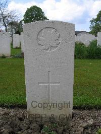 Dickebusch New Military Cemetery - Williams, C