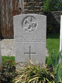 Dickebusch New Military Cemetery - Wood, Ernest Langford