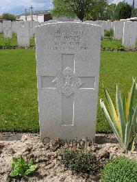 Dickebusch New Military Cemetery - Wood, W