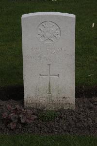 Poperinghe New Military Cemetery - Clarke, William