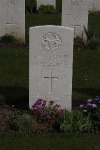 Poperinghe New Military Cemetery - Clements, D