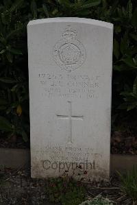 Poperinghe New Military Cemetery - Conner, W J E