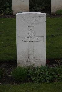 Poperinghe New Military Cemetery - Crawley, S L