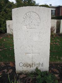 Poperinghe New Military Cemetery - Eggleton, S R