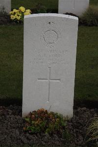 Poperinghe New Military Cemetery - Ford, A J