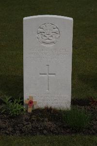 Poperinghe New Military Cemetery - Gadsby, John James