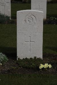 Poperinghe New Military Cemetery - Greathead, Edward