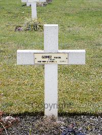 Poperinghe New Military Cemetery - Gomez, Manuel