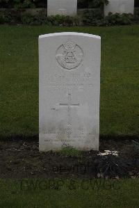 Poperinghe New Military Cemetery - Huitson, M W