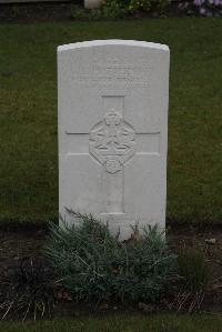 Poperinghe New Military Cemetery - Hutchinson, G H