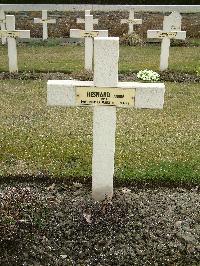 Poperinghe New Military Cemetery - Hesnard, Andre