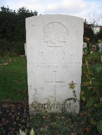 Poperinghe New Military Cemetery - Hull, Horace