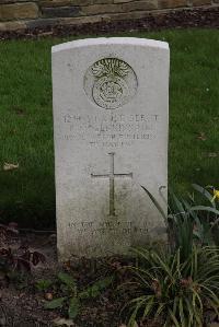 Poperinghe New Military Cemetery - Jenkins, F M