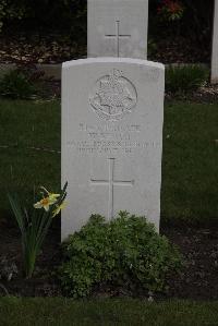 Poperinghe New Military Cemetery - Leach, William