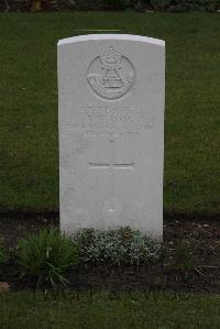 Poperinghe New Military Cemetery - Long, R W