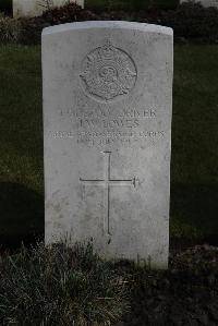 Poperinghe New Military Cemetery - Lowes, J W