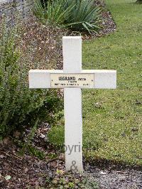 Poperinghe New Military Cemetery - Legrand, Victor