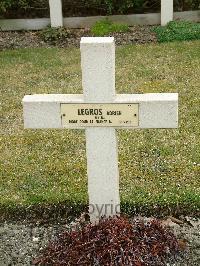 Poperinghe New Military Cemetery - Legros, Adrien