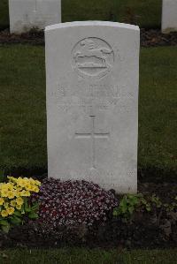 Poperinghe New Military Cemetery - MacMahon, R A H