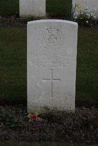 Poperinghe New Military Cemetery - Minto, Robert John Sinclair