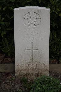 Poperinghe New Military Cemetery - Monahan, P