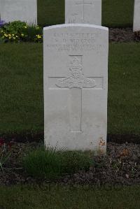 Poperinghe New Military Cemetery - Morton, E D