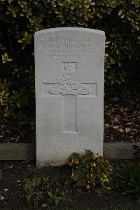 Poperinghe New Military Cemetery - Murphy, H J