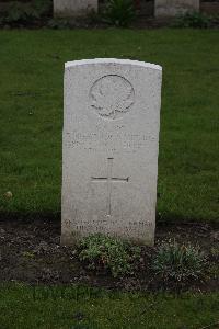 Poperinghe New Military Cemetery - Mutrie, Robert John