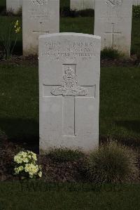 Poperinghe New Military Cemetery - Newton, F C