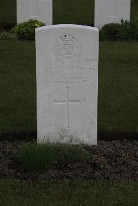 Poperinghe New Military Cemetery - Osborne, Frederick George Valentine