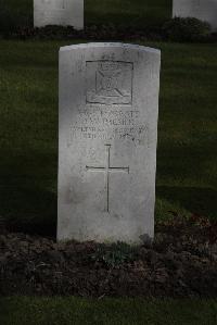 Poperinghe New Military Cemetery - Palmer, D W