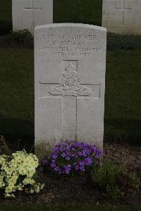 Poperinghe New Military Cemetery - Parry, Thomas Walter