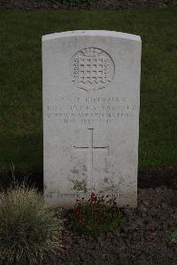 Poperinghe New Military Cemetery - Parsley, Roy James