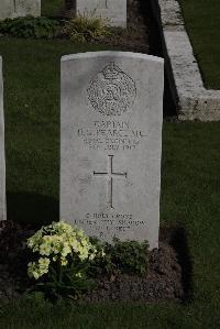 Poperinghe New Military Cemetery - Pearce, H G