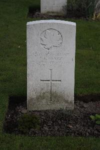 Poperinghe New Military Cemetery - Pegg, G J M